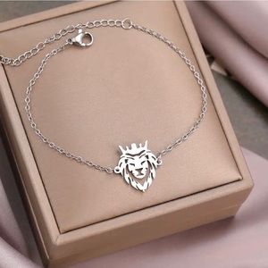 🛍️ 3 for $12 Beautiful Stainless Steel Lion Bracelet NIB